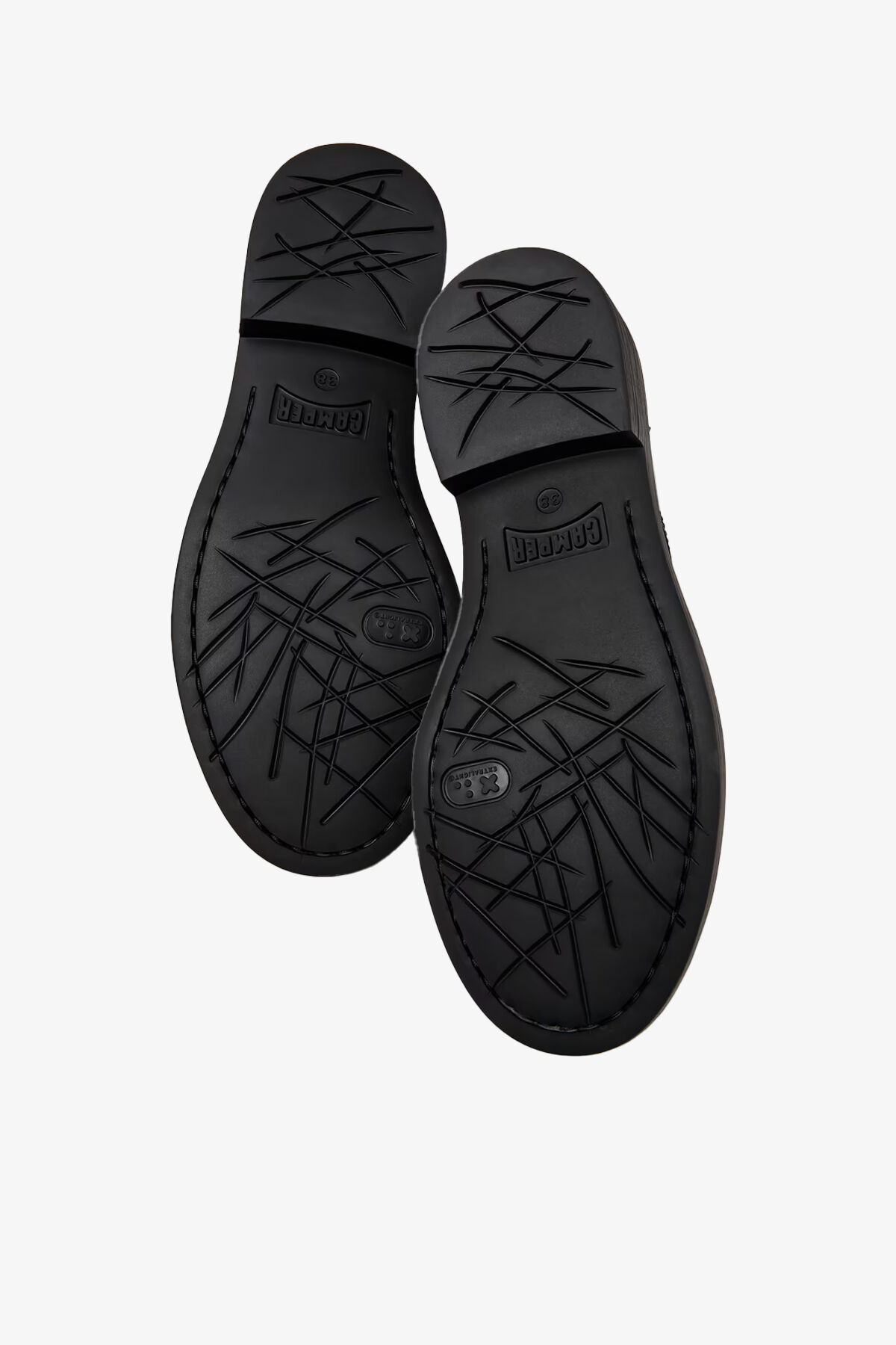 Stringate in vernice, nero | Intrend